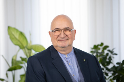 Portraitfoto - Dr. Torsten Raynal-Ehrke, KNE-Direktor